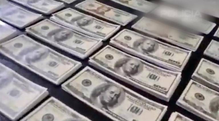 Cinco personas presuntamente estafaban en Quito con una máquina que cambiaba el valor de los billetes