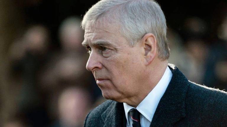 El príncipe Andrés de Inglaterra pierde sus títulos militares por demanda de abuso sexual