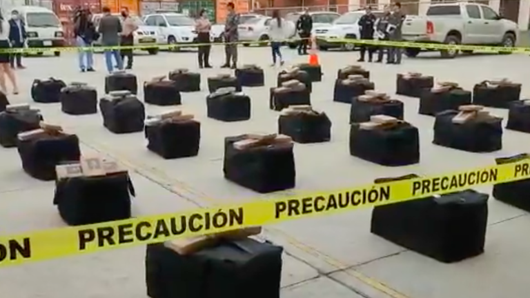 Hallan 88 maletas con 3,5 toneladas de cocaína en Ecuador que iban hacia Bélgica