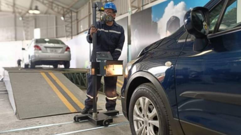 AMT retoma la matriculación de vehículos nuevos en Quito: estos son los pasos y controles del proceso