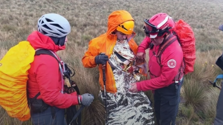 Tres turistas brasileños fueron alcanzados por un rayo en el volcán El Corazón, en Pichincha