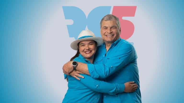 En la foto aparecen la legisladora Annie Muñoz y el expresidente Rafael Correa.