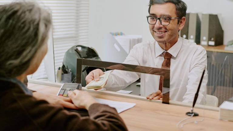 Feriado del 24 de mayo: conozca los canales y horarios de atención de las entidades bancarias