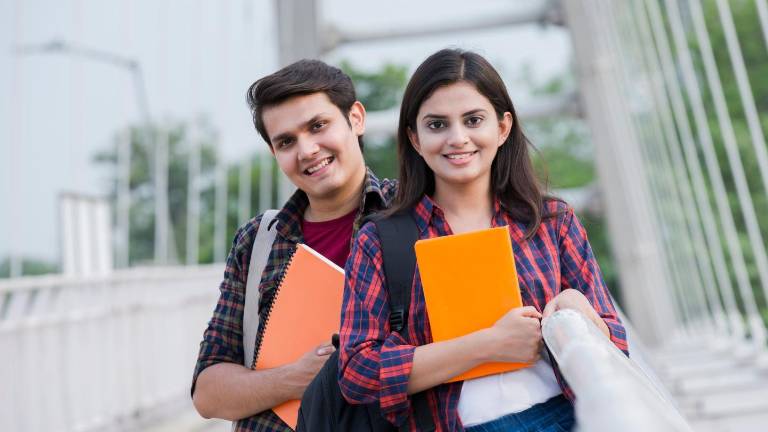 Becas Talento Joven 2026: cómo postular al beneficio económico para universitarios en Ecuador