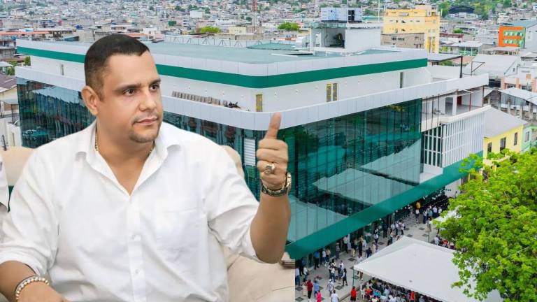 Esmeraldas: Concejo Cantonal rechaza licencia para el alcalde Vicko Villacís