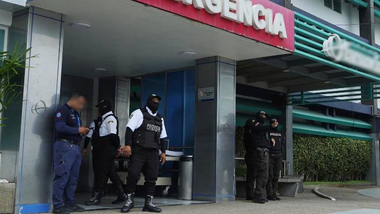 Aquiles Alvarez sigue hospitalizado en Guayaquil y espera que médicos definan su alta, informa su abogado