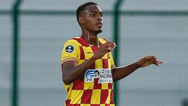 Elkin Perlaza disputó la Copa Libertadores Sub 20 en 2024 con el Aucas.