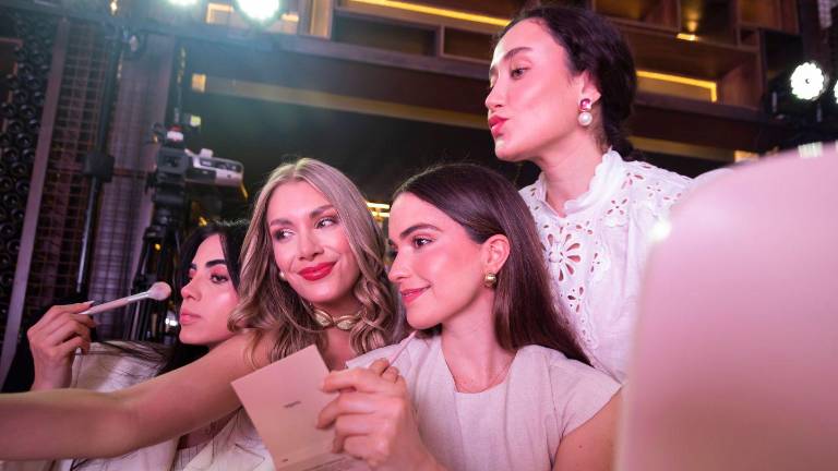 Talentos de pantalla y creadoras de contenido ecuatorianas fueron parte del evento en el que el maquillador peruano Christian Matta dio un 'masterclass'.