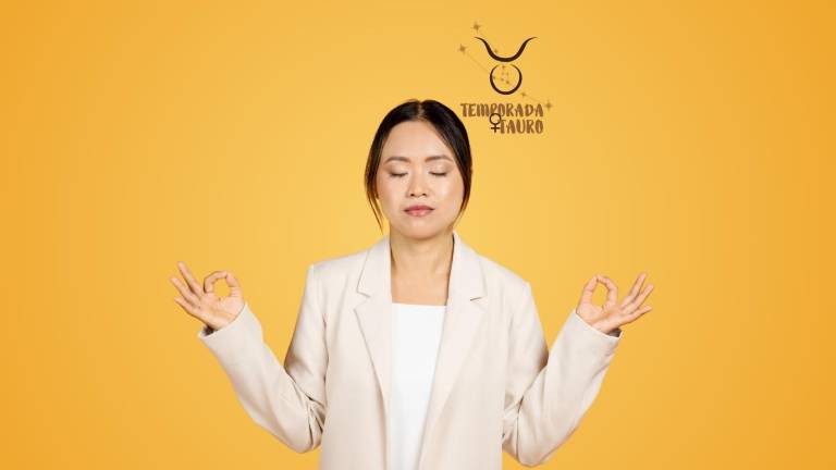 Mujer buscando paz en esta semana intensa.