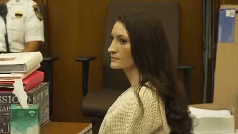 Captura de un video aficionado de Lindsay Clancy durante un juicio.