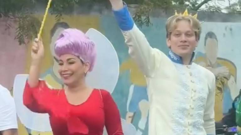 Iván Farah sorprende en Samborondón como ‘Príncipe Encantador’ durante la jornada electoral 2025