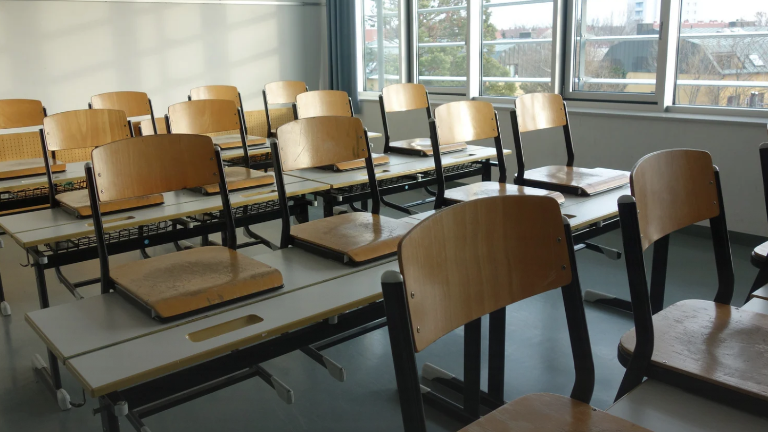 Dos estudiantes mueren tras ataque armado a la salida de una unidad educativa en La Libertad