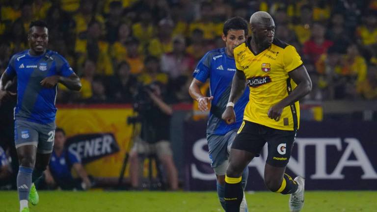 Felipe Caicedo debutó con la camiseta de Barcelona SC en la Noche Amarilla 2025.