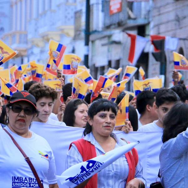 Las calles del país se visten de blanco por la paz