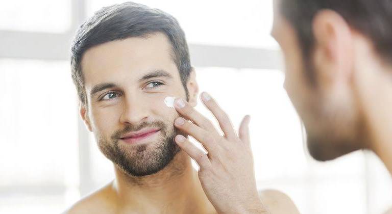 Crece el mercado de cosméticos para hombres, ¿cuáles son los que más compran?