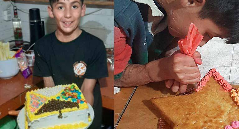 Niño argentino trabaja haciendo pasteles para pagar su cirugía
