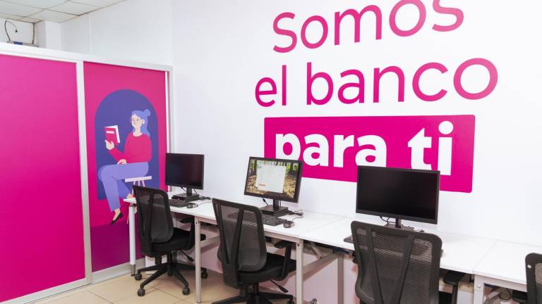 BG LAB es un laboratorio de pasantías que abrió el Banco Guayaquil en la Espol para ofrecer a los estudiantes la posibilidad de tener su primera experiencia laboral desde su misma institución.