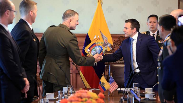 Noboa coordina con el Comando Sur de EE.UU. nueva ofensiva contra el 'narcoterrorismo'