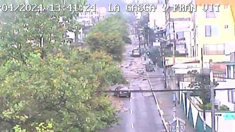 VIDEO | Un aluvión en La Gasca, al norte de Quito, es ocasionado nuevamente por fuertes lluvias