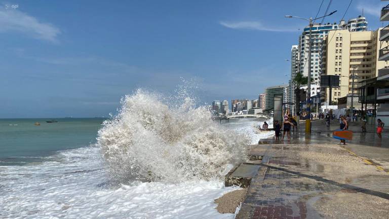 Inocar alerta sobre oleaje de alta energía en las costas de Ecuador hasta el 25 de junio