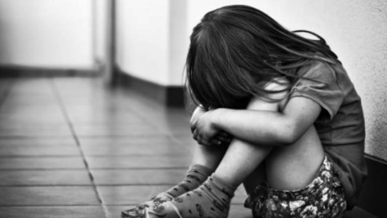 13 años de prisión para abuelastro que abuso de menor