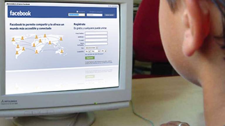 Facebook reconoce falla que permitió a niños chatear con extraños