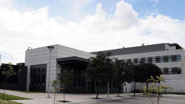 Embajada de Estados Unidos en Quito realiza subasta en línea: ofrece muebles, autos y otros productos