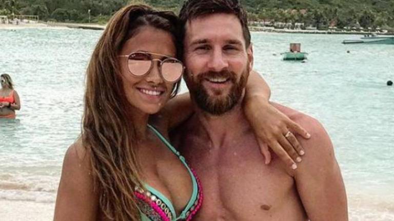 Antonella Roccuzzo impacta en su luna de miel con fotos al natural