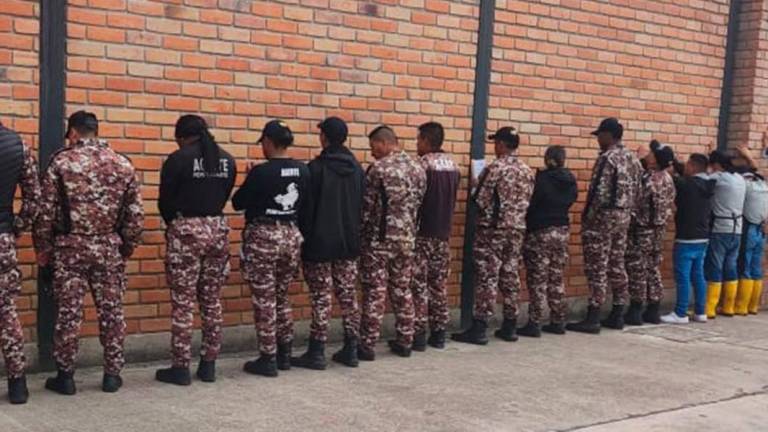 Caos en las cárceles de Ecuador: guías y funcionarios están retenidos por los presos