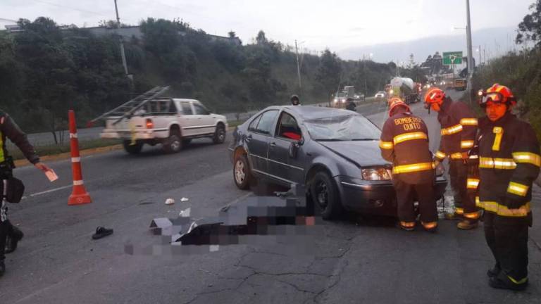 Accidente de tránsito en la avenida Simón Bolívar, en Quito, deja un fallecido