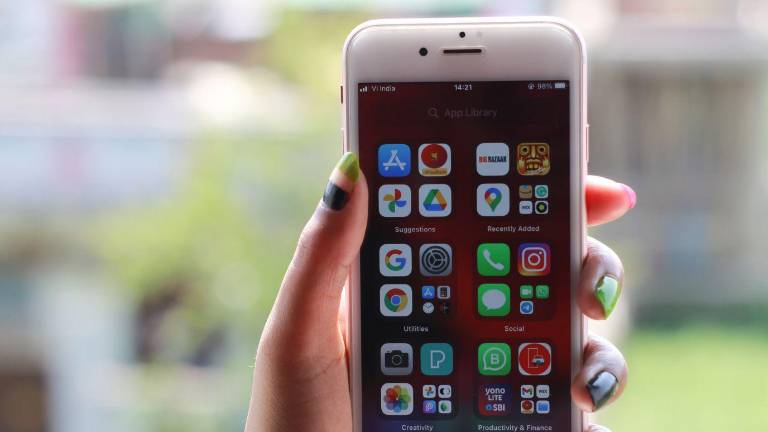 Convierte tu smartphone viejito en una cámara de seguridad gratis: guía completa