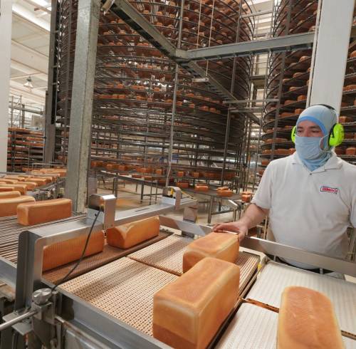 En Guayaquil conviven industrias de alimentos y bebidas, empaques, plásticos, químicos, farmacéuticos, metalmecánica, papel, cartón y otras actividades manufactureras.