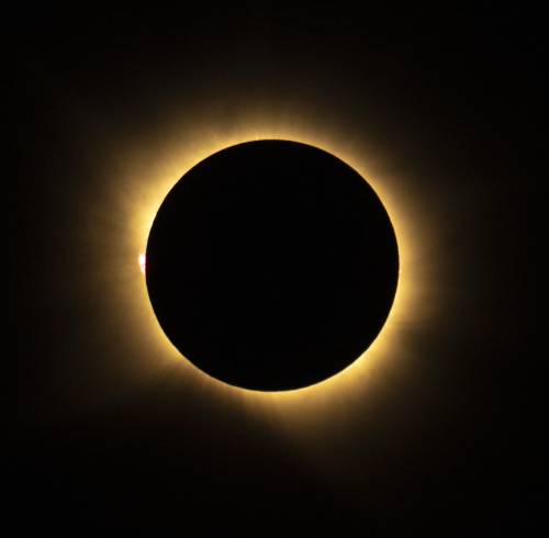 Las fotos más impactantes que dejó el histórico eclipse solar total en Europa