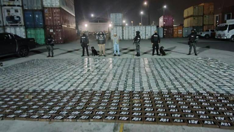 Policía descubrió 1,6 toneladas de droga en el puerto de Guayaquil con destino a México