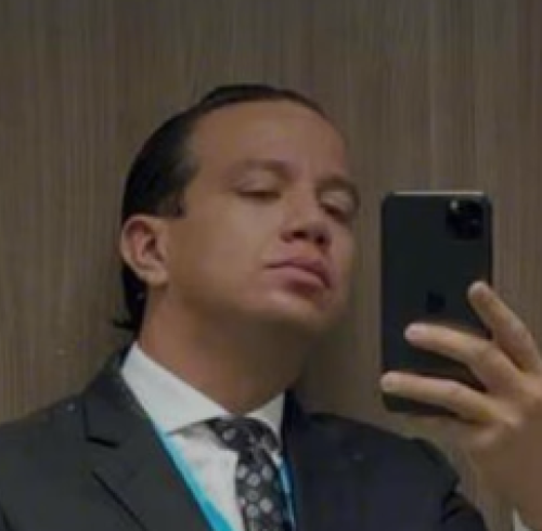 Fotografía del letrado Leonardo Toledo, reconocido por intervenir en varios procesos judiciales de alto perfil en Ecuador.