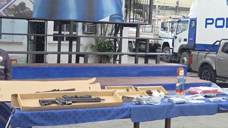 Descubren centro de acopio de armas en Durán: Policía halló una mira telescópica y alimentadora 'caracol'