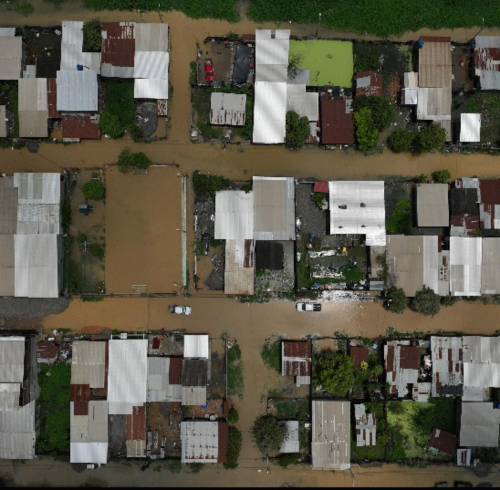 Los principales estragos de El Niño serán las inundaciones y deslizamientos de tierra, pero también pude haber sequía en la Sierra y Amazonía. Foto de Durán, Guayas, durante el invierno.