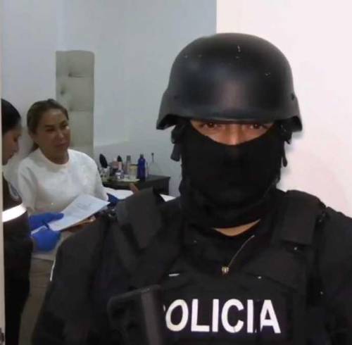 La Policía Nacional realizó 18 allanamientos en tres cantones manabitas.