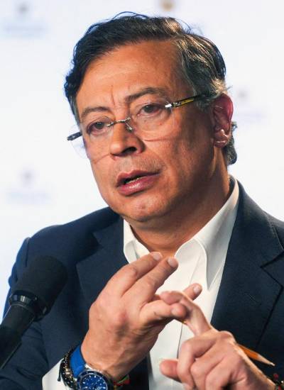 Combo de fotografías de archivo que muestra al presidente de Colombia, Gustavo Petro, y al mandatario venezolano, Nicolás Maduro.