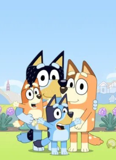 Bluey, la perrita azul, y su familia, protagonistas de una serie de animación que está cautivando a cientos de miles de espectadores alrededor del mundo.