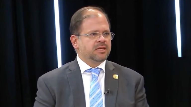 John Reimberg expone a juez de Pasaje que liberó a cabecilla de los Sao Box: 'Al servicio de los delincuentes y no de la justicia'