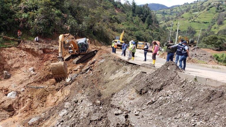 Se cierra por 20 días la vía Loja-Cuenca