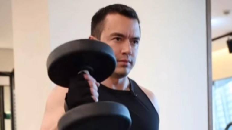 Captura del vidoe en el que Noboa anuncia el incremento presupuestarial.