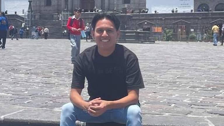 Joven adoptado por una pareja neerlandesa busca a su familia biológica en Ecuador