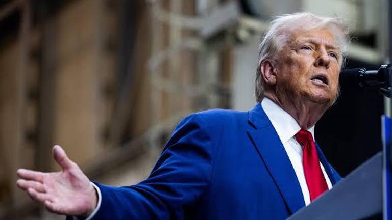 Donald Trump promete USD 5.000 a cada adulto estadounidense si logra mantener el control del Congreso