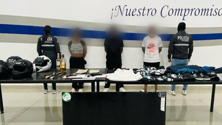 Jóvenes detenidos por presuntos robos a locales comerciales en el norte de Quito: no rebasan los 25 años