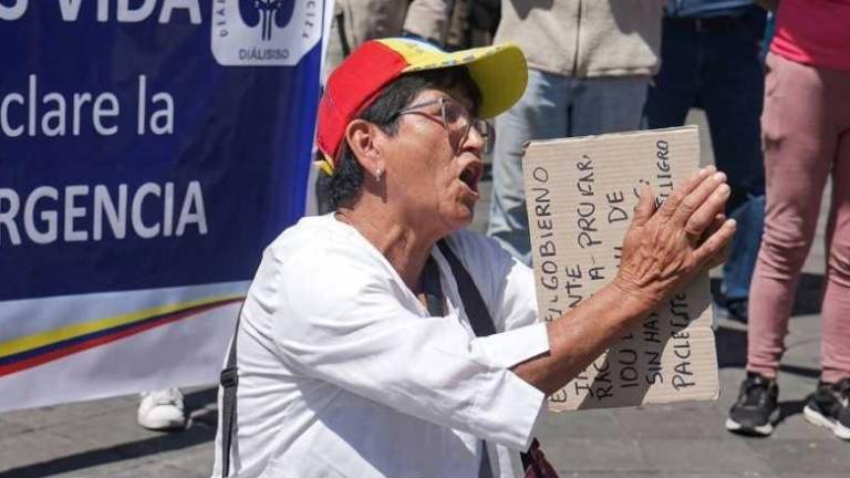 Pacientes con enfermedades renales exigen garantías para continuar con las diálisis