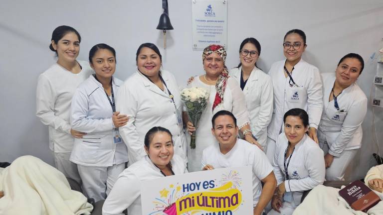 La Campana de la Esperanza de Solca Guayaquil se toca después de dos grandes acontecimientos: cuando el paciente culmina su tratamiento de quimioterapia y cuando pone fin a la batalla contra el cáncer.
