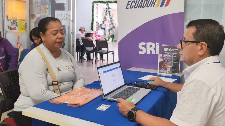SRI: Trabajadores deberán entregar formulario sobre Impuesto a la Renta a sus empleadores