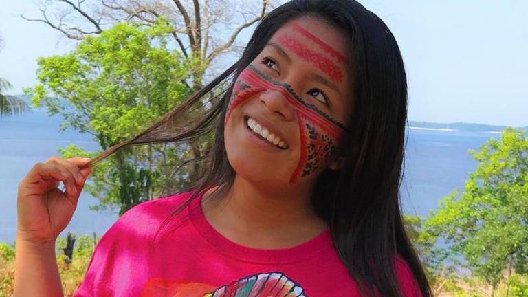 Cunhaporanga: La tiktoker indígena que muestra su cultura en redes